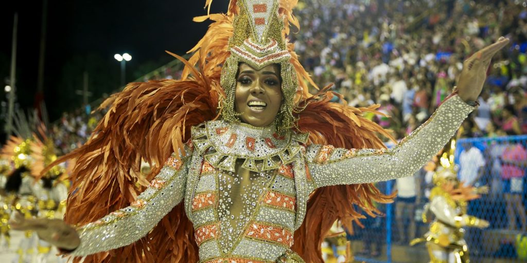 Rio starts selling popular tickets for carnival parades