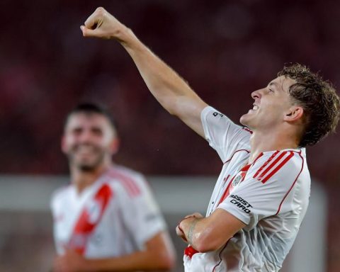 River Plate and Racing take the classics against Independiente and Boca Juniors