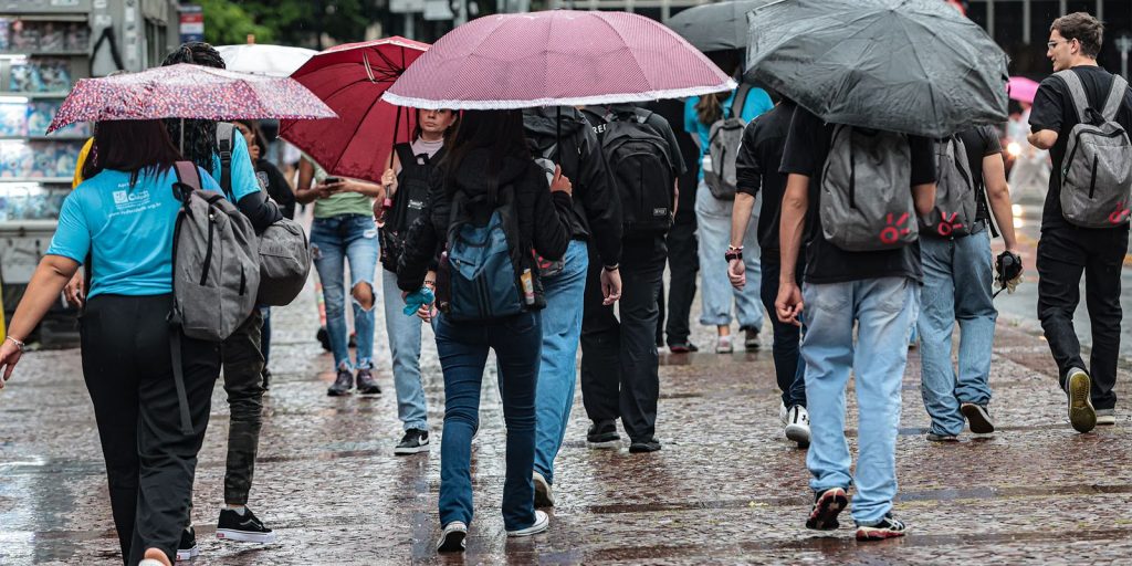 Saturday has alerts for storm and extreme heat in the country