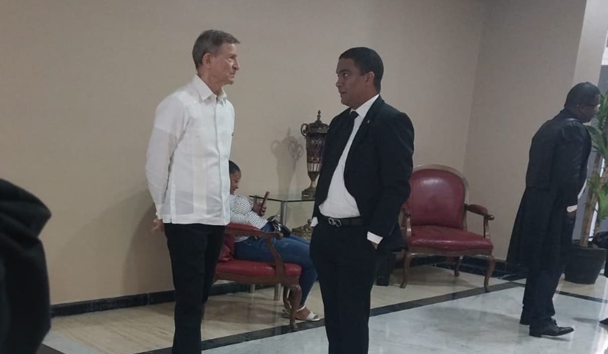 Suprema Corte rechaza medida coerción contra el canciller Roberto Álvarez