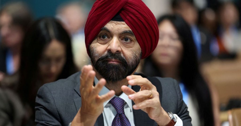 The World Bank will decentralize its operations