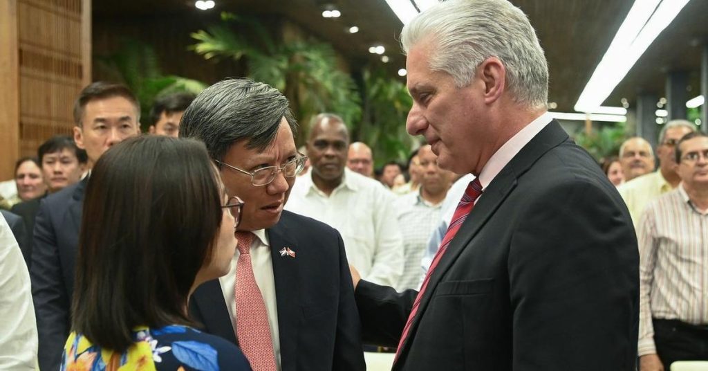 The rice tour: the Cuban Chancellor begins a journey through Asian countries