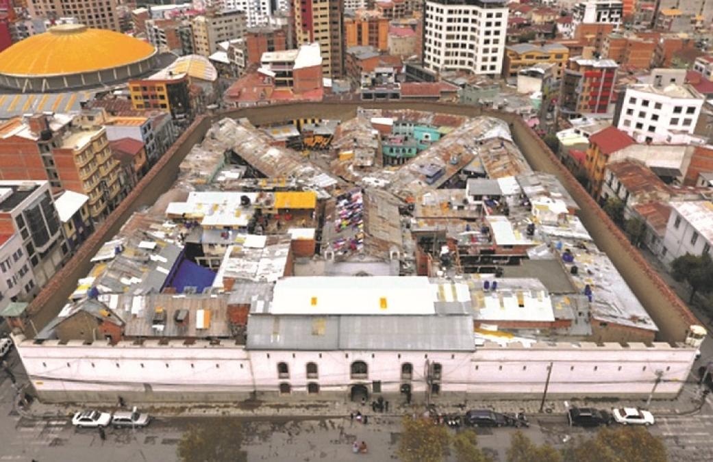 They change to the governor of San Pedro and will transfer three inmates after a report of group rape