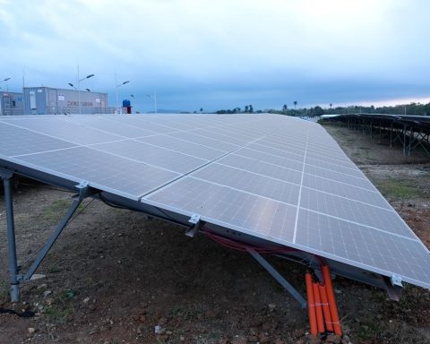 They connect first solar park of the project that seeks to stop the energy crisis in Cuba