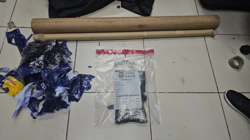 Incautan cocaína oculta en rollos de tela con destino a Australia