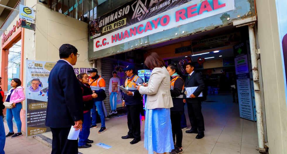 Today 'Huancayo Real' shopping center must present itse or will be closed