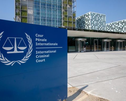 Trump against the International Criminal Court, which responds with a call to its members