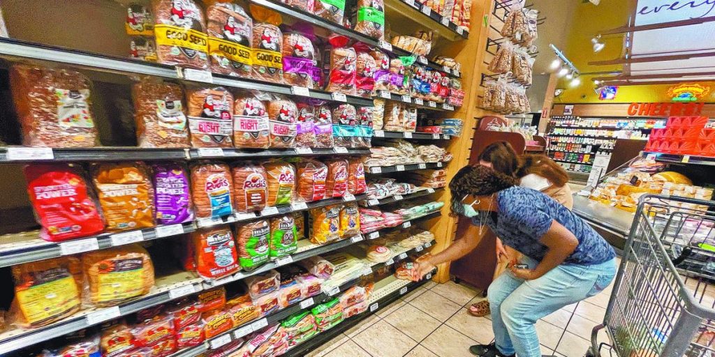 US consumers rush to Trump tariffs