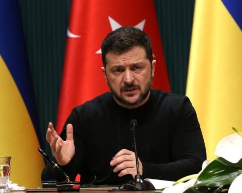 Ukrainian president is "a dictator without elections," says Donald Trump