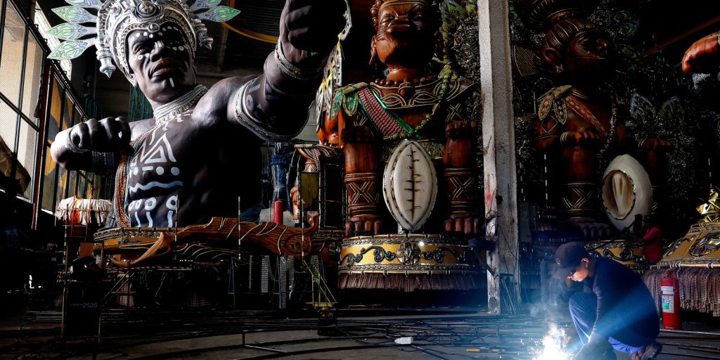 Unidos da Tijuca honors Orixá son of Oxum and Oxóssi