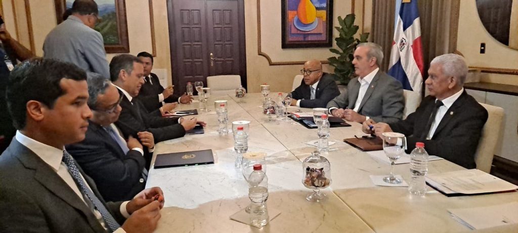 Video: así se desarrolla reunión del CNM con el presidente Luis Abinader