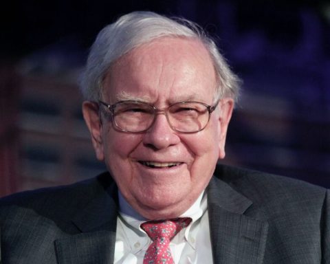 Warren Buffett says that EU should "spend prudence"