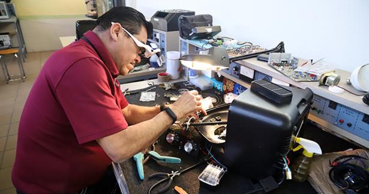 What courses does the IMSS Cecart Training Center offer?