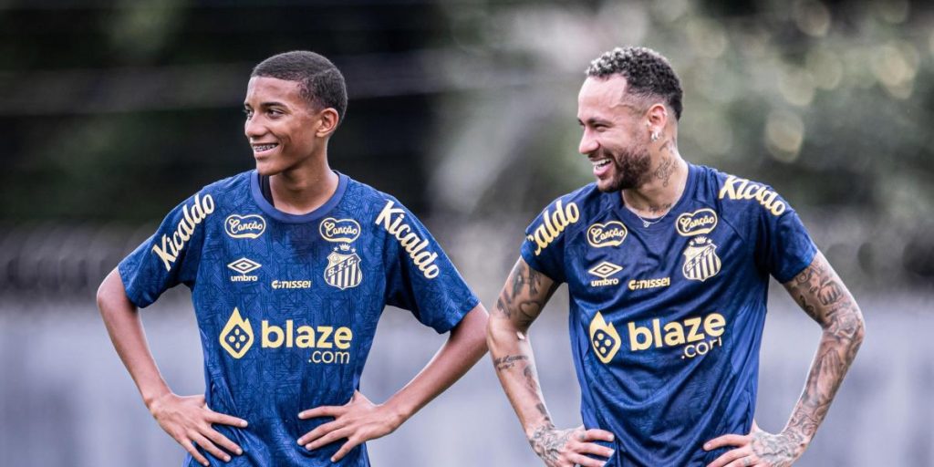 When does Neymar debut with Santos?