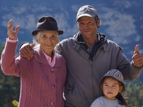 Who are the beneficiaries of VAT 2025, according to Sisbén