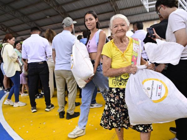 Why does Colombia Mayor 2025 have double payment in March?