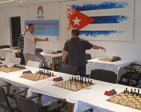 With notable absences for "Personal reasons" The National Chess Championship starts