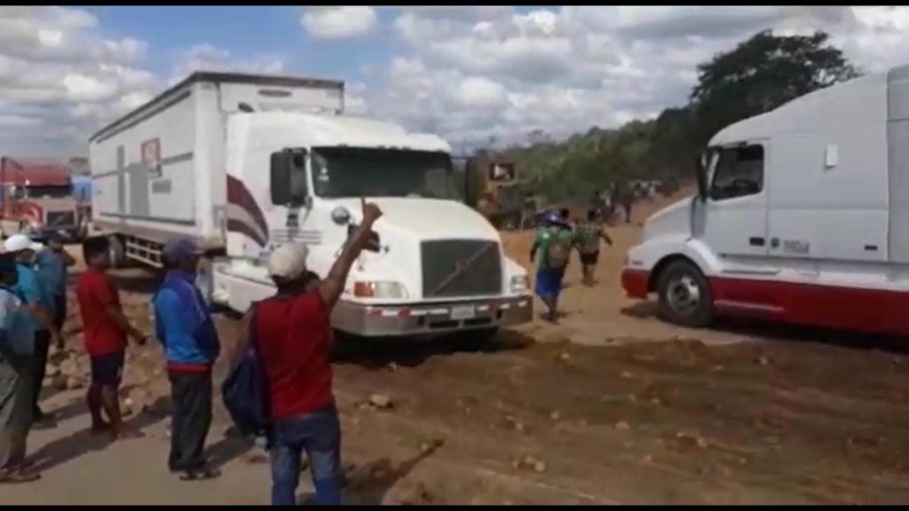 Yapacaní community announces blocking of the Santa Cruz - Cochabamba road