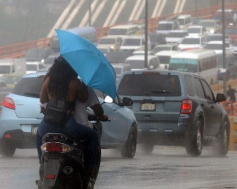 14 provincias bajo alerta por aguaceros provocados por vaguada