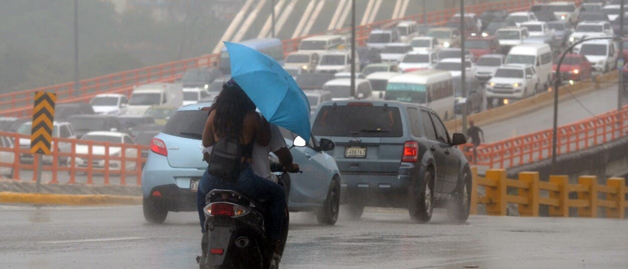 14 provincias bajo alerta por aguaceros provocados por vaguada