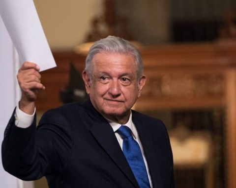 456 Mexicans were spied with Pegasus in the first year of AMLO Government