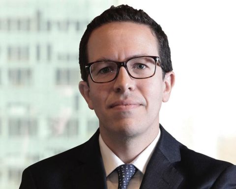 "80% (affiliates) could only withdraw less than one UIT"