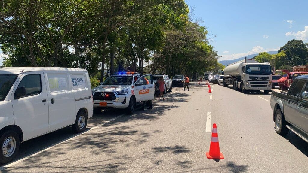 A deceased and an injured after truck slip in La Vega