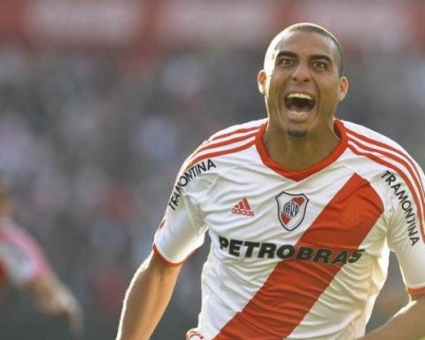 A former world champion aspires to the presidency of River Plate