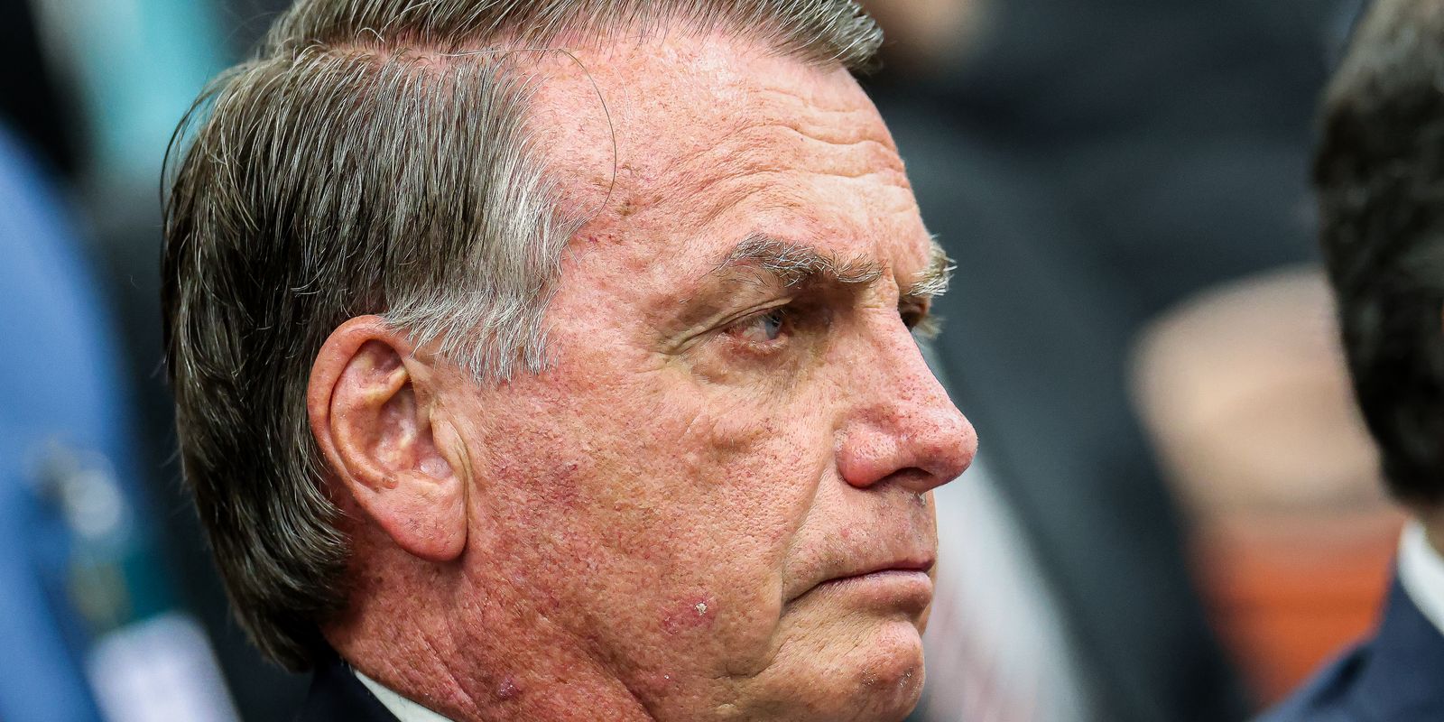 After surgery, Bolsonaro has stable clinical condition, says bulletin