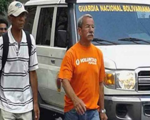 Aldo Rosso waits for the opening of a trial while his health wears