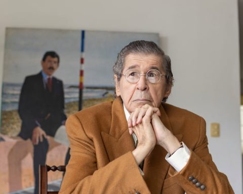 Alfredo Bryce Echenique remembers Mario Vargas Llosa: "He was by my side when I started writing"