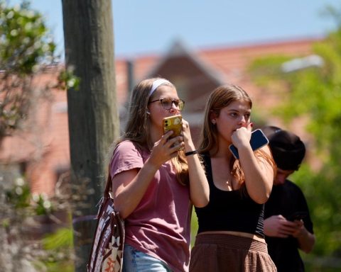 At least six injured people and one dead during shooting at Florida State University