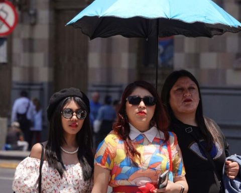 Authorities alert by heat and solar radiation in 10 mayors of the CDMX