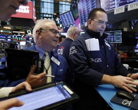 Bags jump more than 7% due to tariff suspension announcement