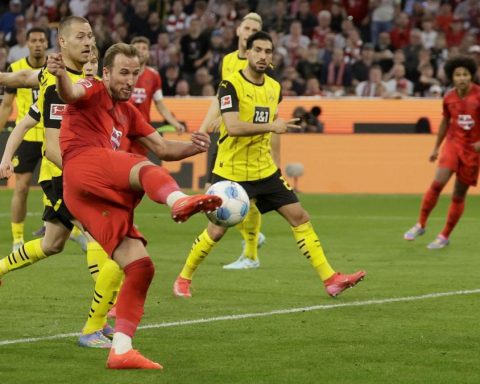 Bayern and Dortmund end 2-2 after a second frantic weather