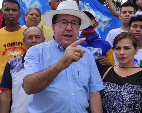 César Pérez Vivas Tilda of "Fraudulent" the process for regional elections