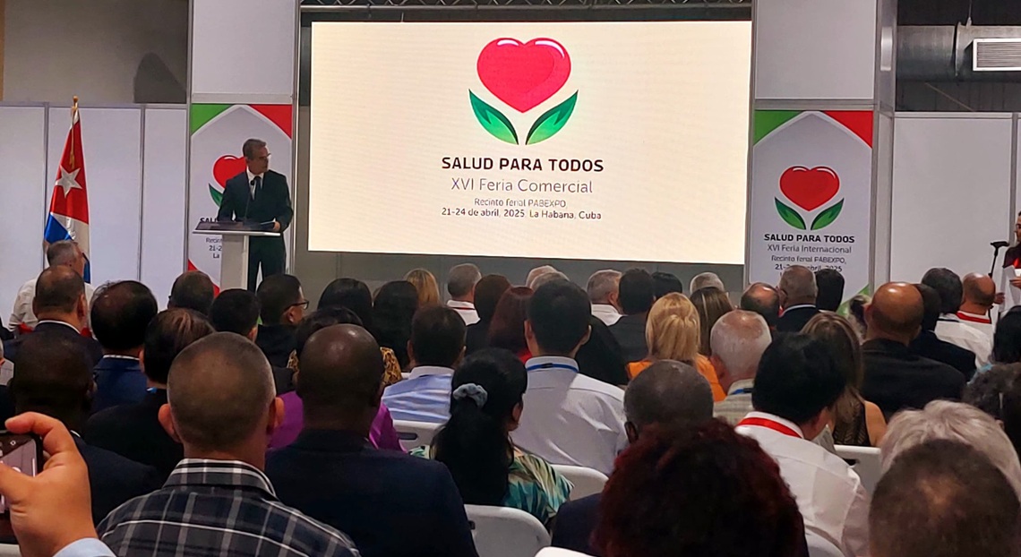 Chinese companies explore alliances in Cuba during international health event