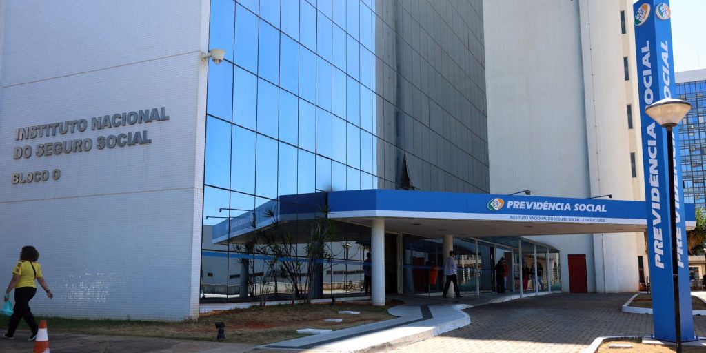 Contag and Sindnapi position themselves on operation without discount