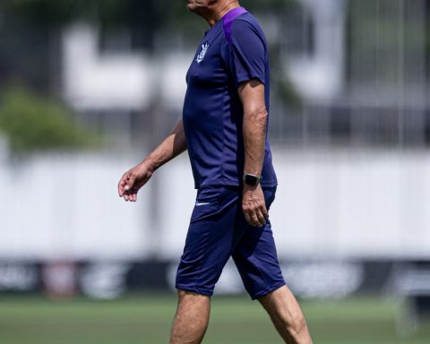 Corinthians dismisses Argentine coach Ramón Díaz