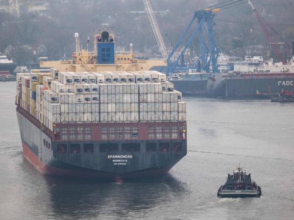 Crossing statements between Rusinque and Lacouture for commercial relationship with the US.