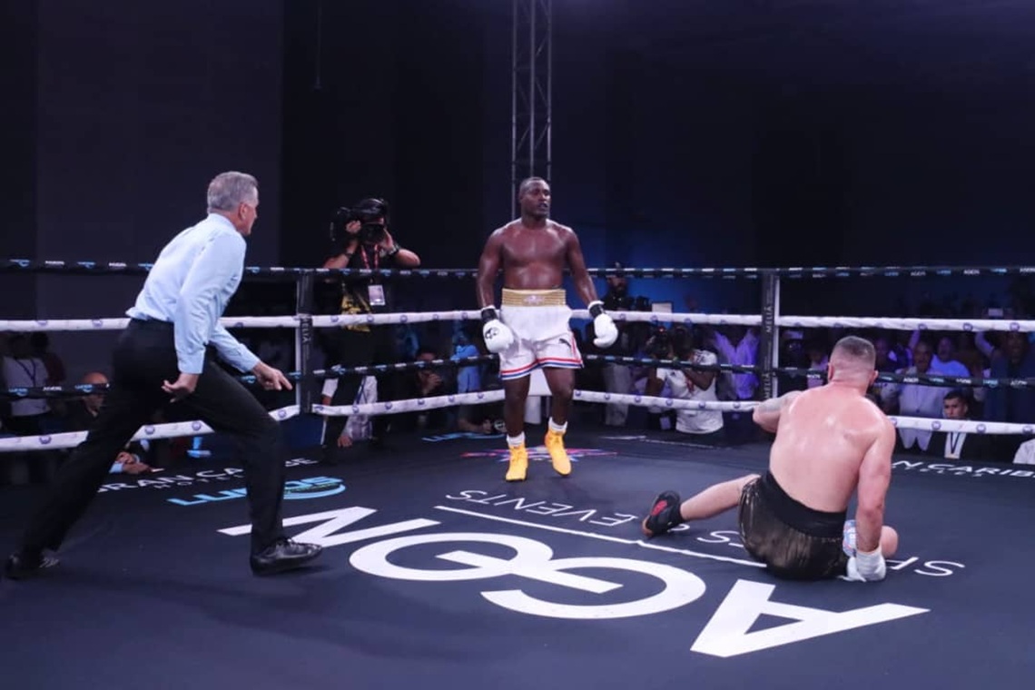 Cuba wins the professional boxing poster for regional and world titles in Varadero