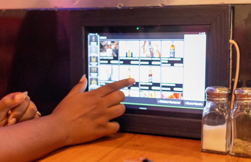 Digitized menu and virtual assistant in Habanero Restaurant, which does not believe in electric cuts