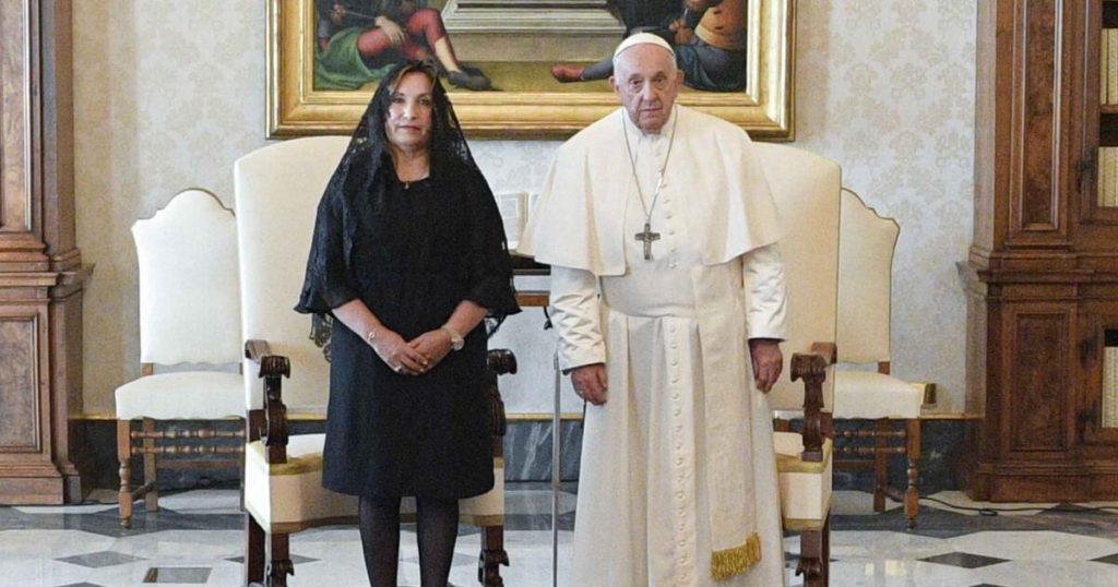 Dina Boluarte asks the Congress for permission to travel to the Vatican and attend the funeral of Pope Francis