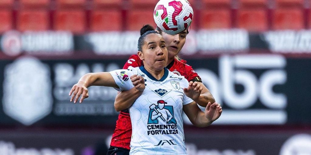 Disbelief in the absence of Charlyn Corral in Mexico's list