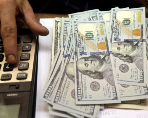 Dollar: how much is quoted this Monday, April 21
