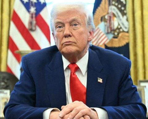 Donald Trump confirmed conversations with China to reach an agreement on tariffs