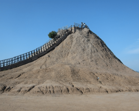 El Totumo mud volcano, a singular destination of the Colombian Caribbean with therapeutic benefits