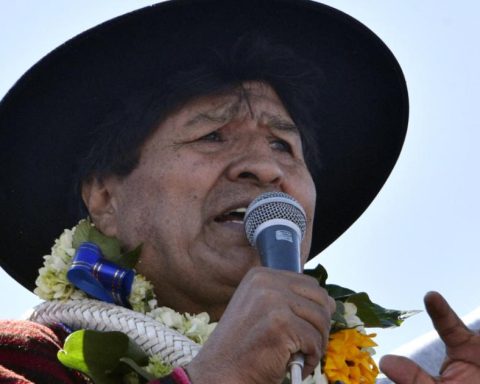 Evo Morales is proclaiming presidential candidate even though he does not announce the party for which he will run