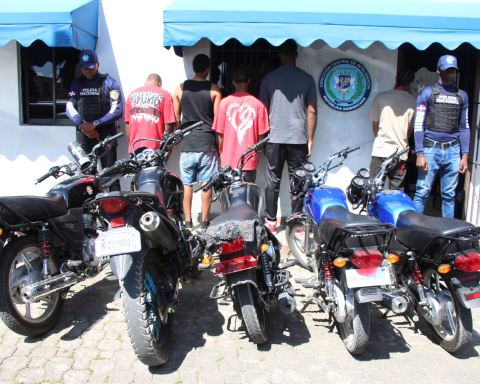 Apresan cinco hombres captados transitando y calibrando motocicletas en túneles de la Av. 27 Febrero