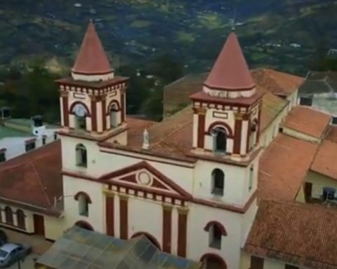 Fómeque gets ready for the "Race Amazi" and the "Fest" Crossing
